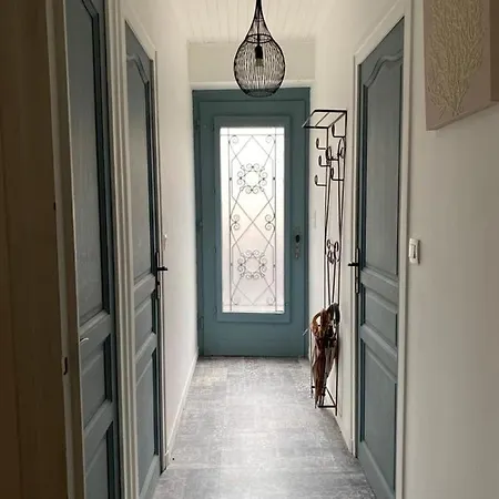 בית נופש Maison Sur Cour